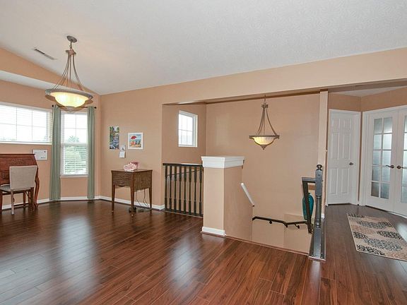 2nd image of 1385 Lakeshore Dr #14-304