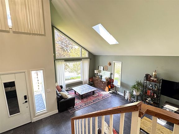 5th image of 709 Rano Blvd