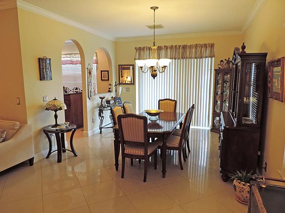 3rd image of 250 SW Manatee Springs Way