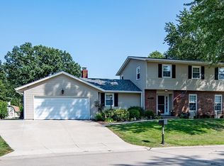 4439 Winding Hill Rd, Davenport, IA 52807