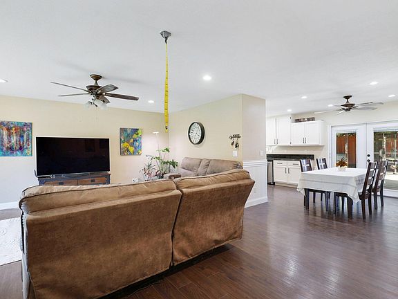 5th image of 2554 Capella St