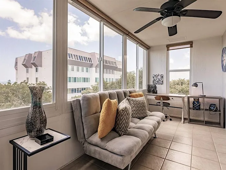 1255 E Peppertree Dr #403 — Photo 6