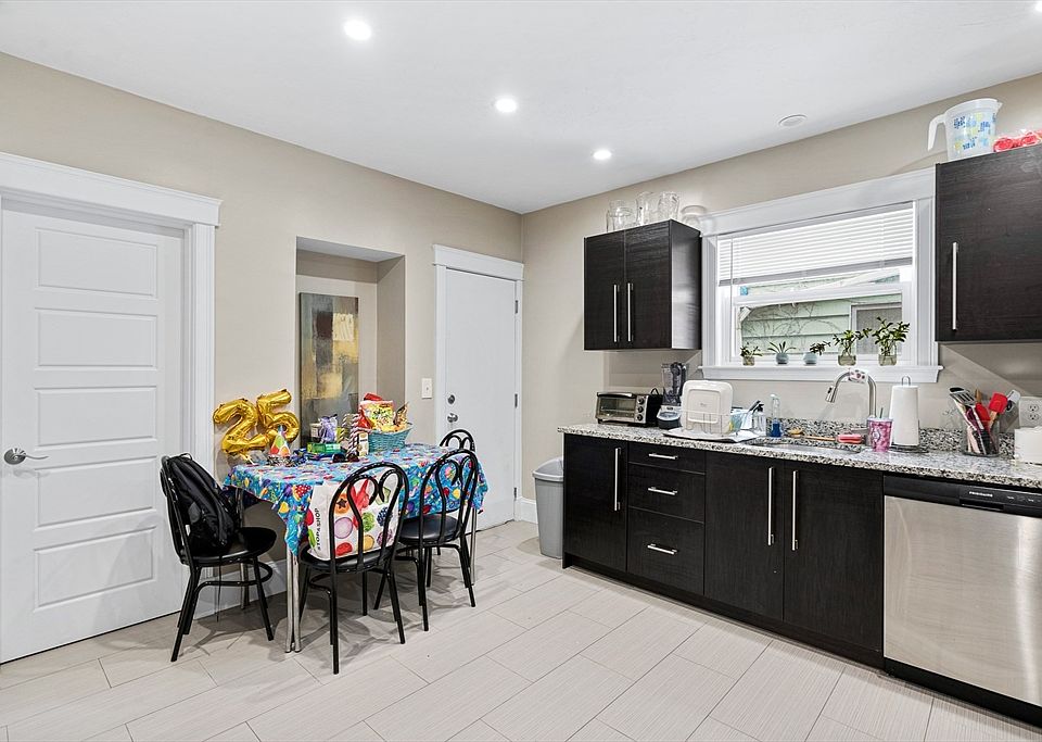 1st image of 79 Saxton St #2