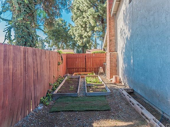 3rd image of 1721 Pine Pl