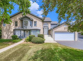 416 Kresswood Dr UNIT D, McHenry, IL 60050