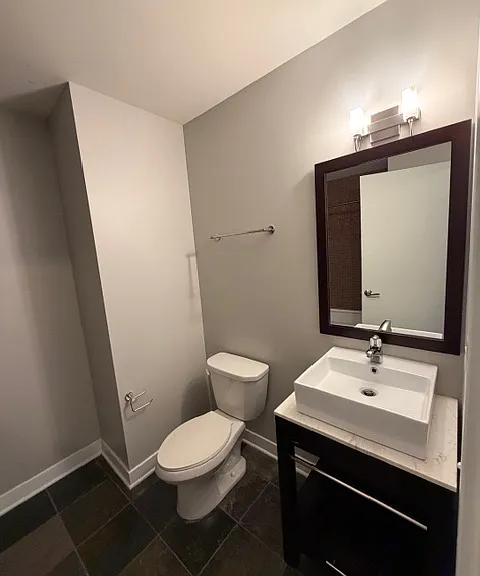 660 W Wayman St #301 — Photo 5
