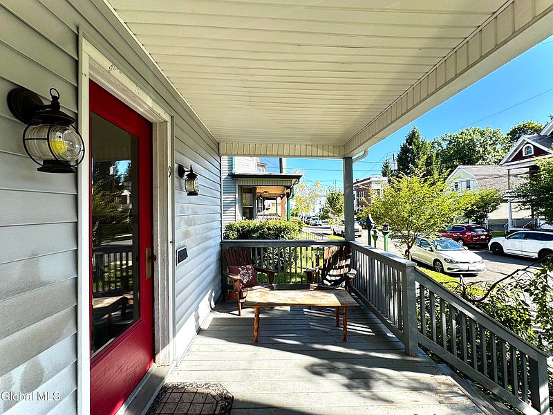 4th image of 9 Putnam Street