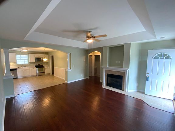 2nd image of 904 Cedar Creek Dr