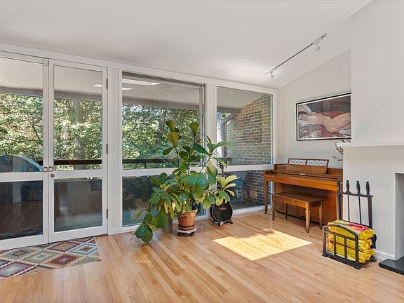 3rd image of 241 Perkins St Unit H402