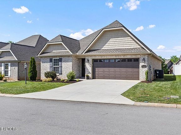 2nd image of 213 Sand Hills Dr