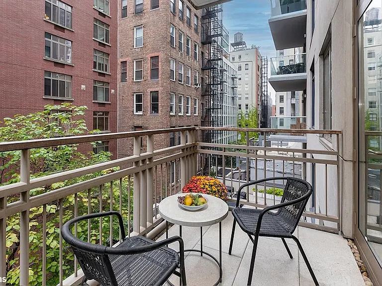 124 W 23rd St #4B — Photo 4