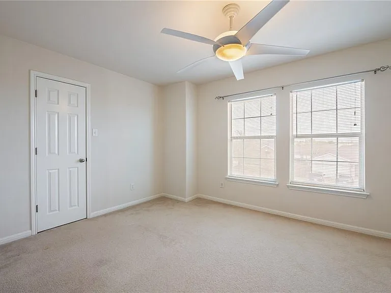 3800 Vonnegut Ct — Photo 23