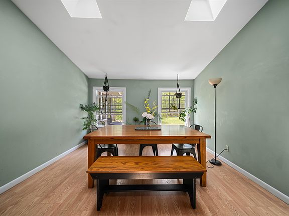 4th image of 130 Tolend Road