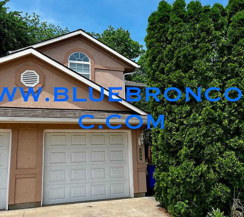 220 SE Florence Ave