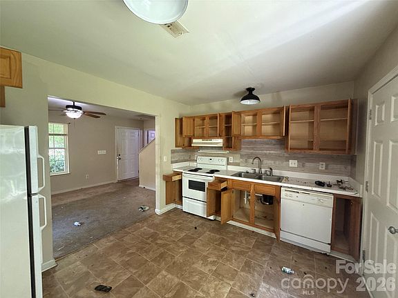 4th image of 2805 Kendrick Dr
