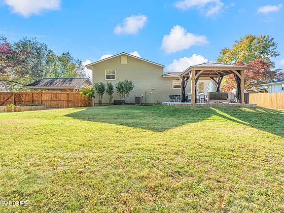 3rd image of 9221 Guyot Dr