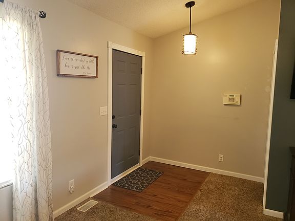 4th image of 2413 Glen Cir E
