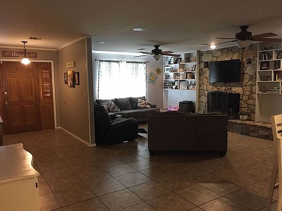 2nd image of 2405 NE 9th St