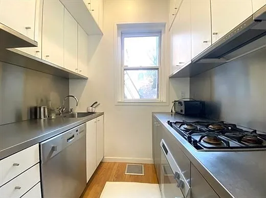 378 Marlborough St #2 — Photo 4