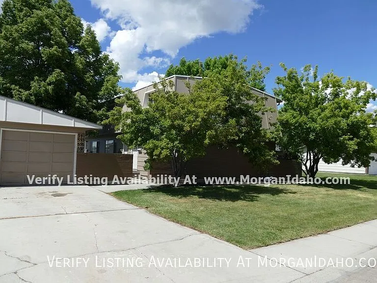 591 S White Cloud Dr — Photo 1