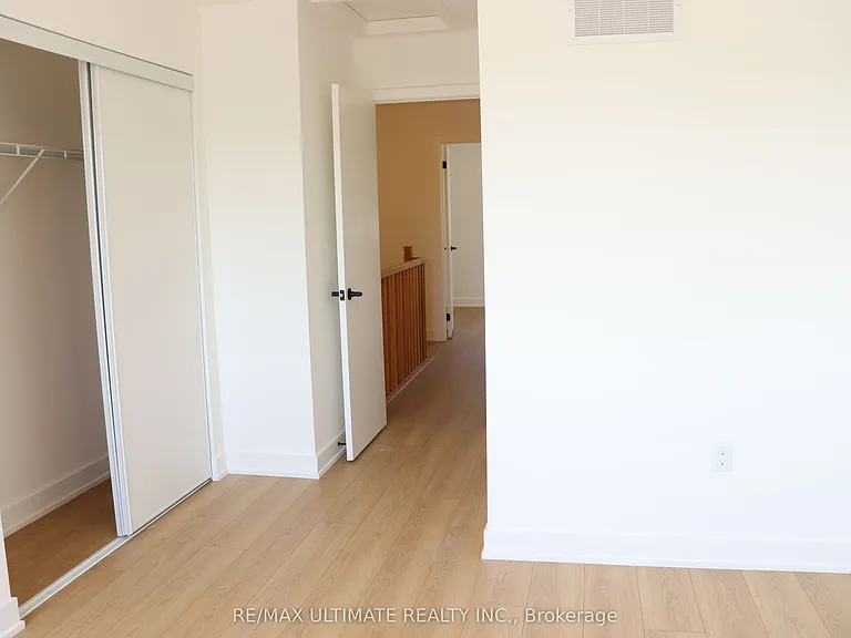 61 Flan Blvd — Photo 27