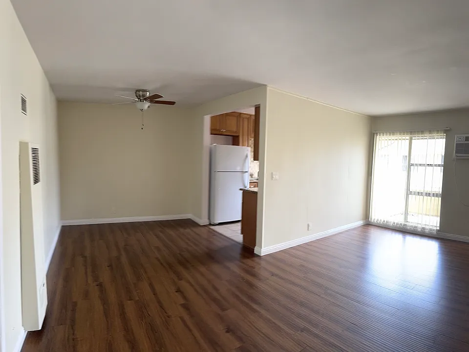 E Cedar Ave