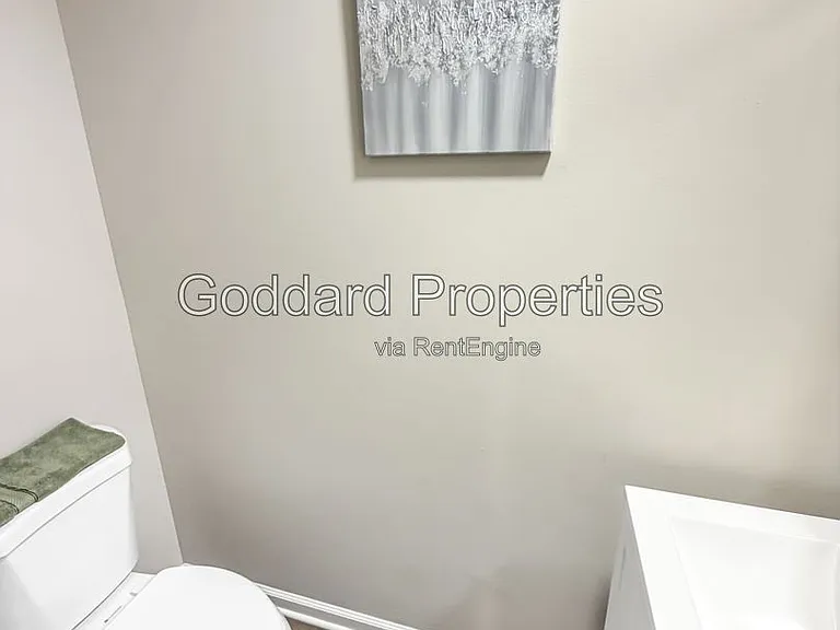 704 N Curley St — Photo 4