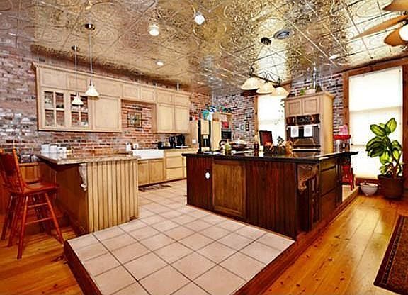 3rd image of 308 S College St Ste C