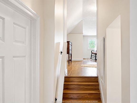 4th image of 2429 Howard Ave
