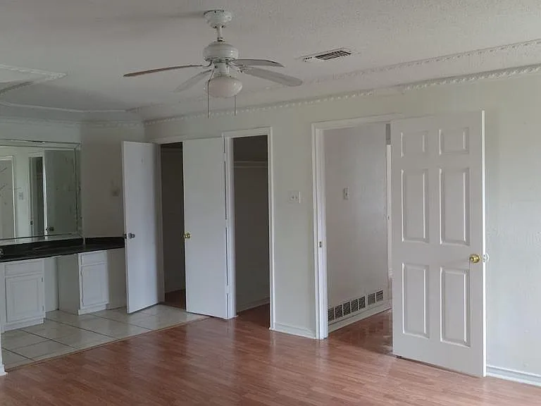 1140 Shadywood Ln — Photo 38