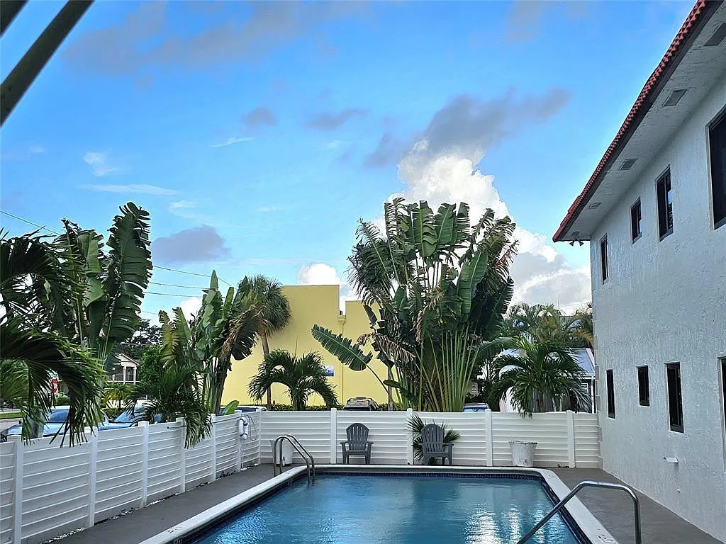 1 bed, 1.0 bath, 19144 sqft, $1,779 — Photo 2