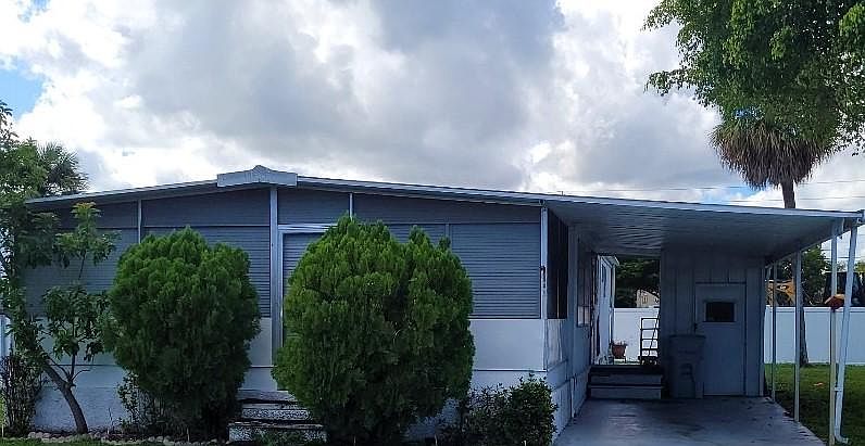 1st image of 15 Havenwood Dr