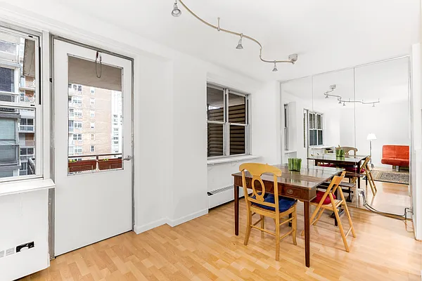 Sold by Compass | media 17