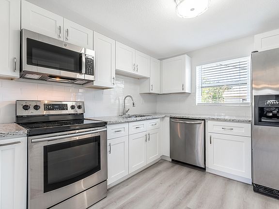 5th image of 4386 Walnut Street