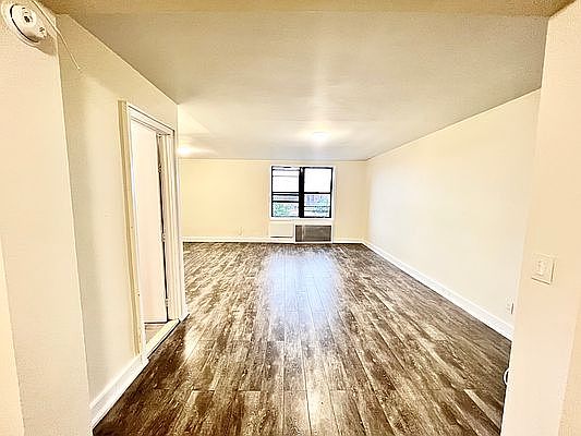 5th image of 4140 Denman St APT 6U