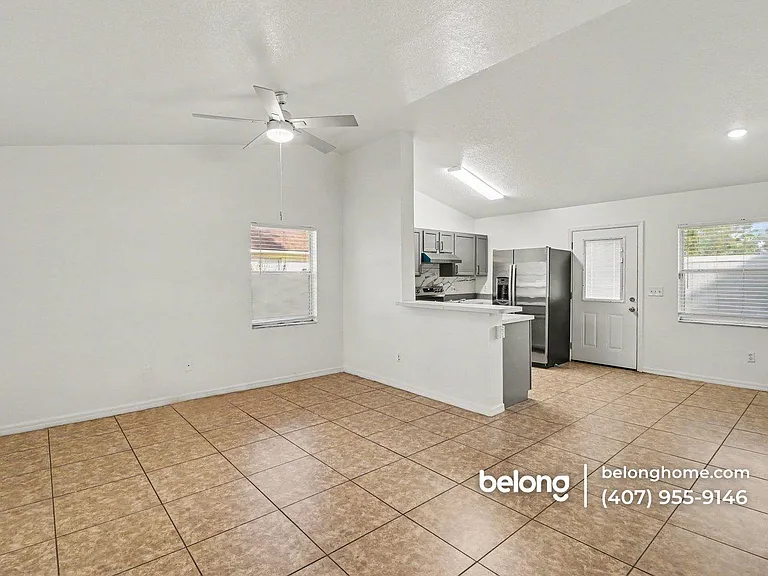 540 W Comstock Ave — Photo 12