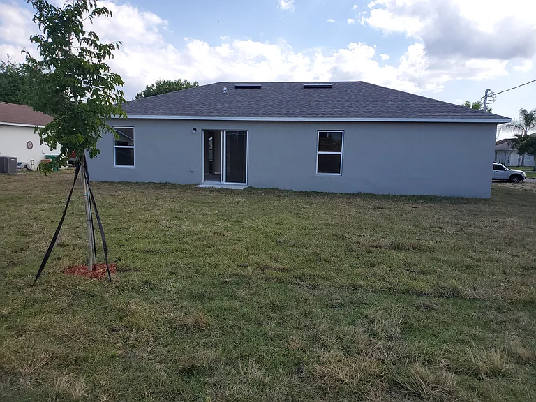 611 SW McComb Ave — Photo 21