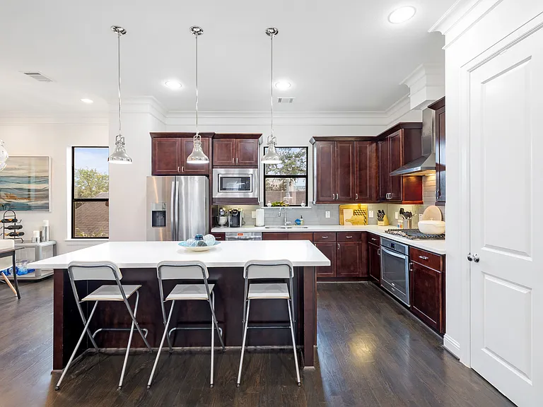 732 W 20th St #B — Photo 12