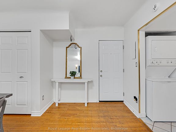 3rd image of 2 Vineland Ave #15