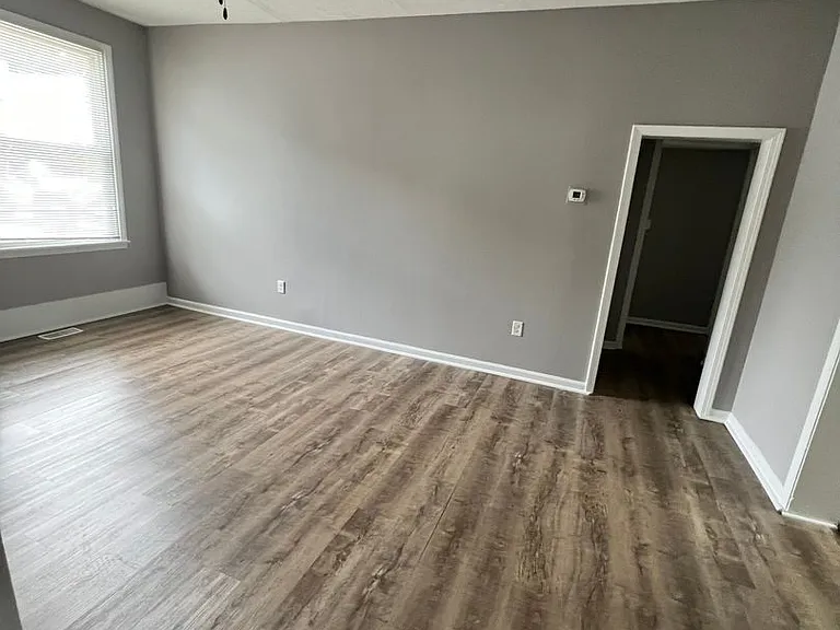 1617 Ferry St — Photo 11