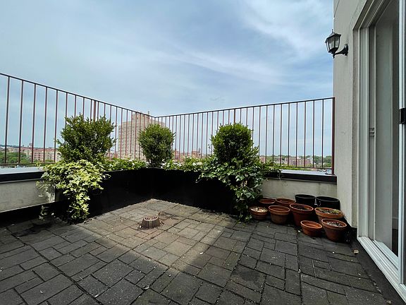 5th image of 490 Ocean Pkwy #82