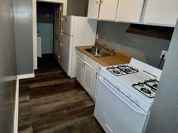 5th image of 697-709 Hallett St #1