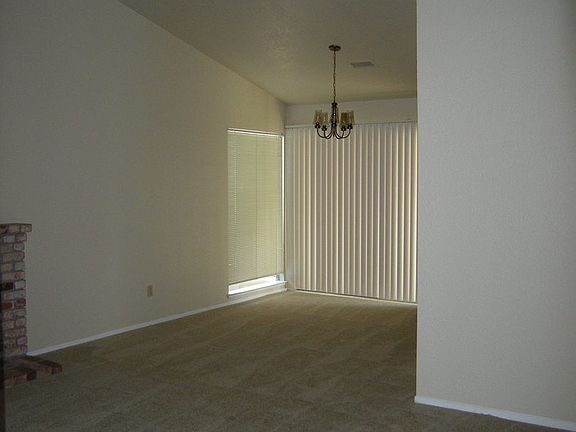4th image of 349 Nancy Cir
