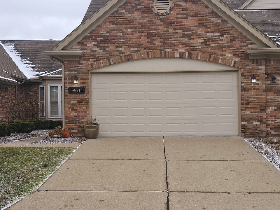 Condo 2 Car Drive way