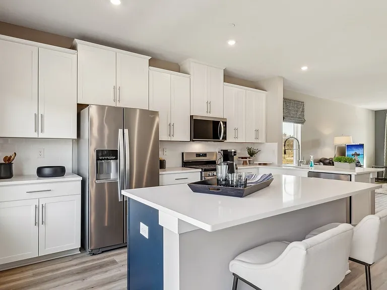 415 Harmon Ct — Photo 6
