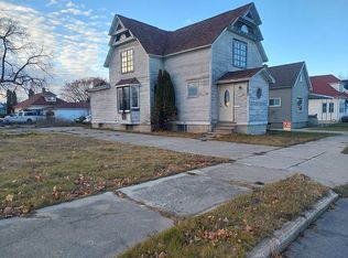564 N 8th St, Gladstone, MI 49837