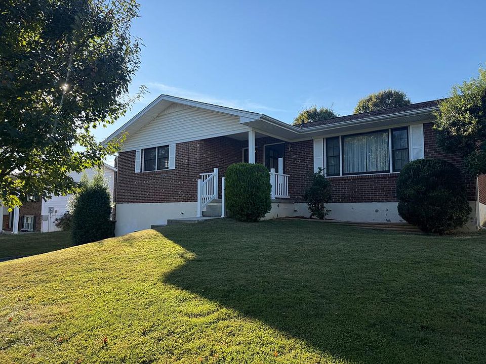 1st image of 328 Winding Way Rd