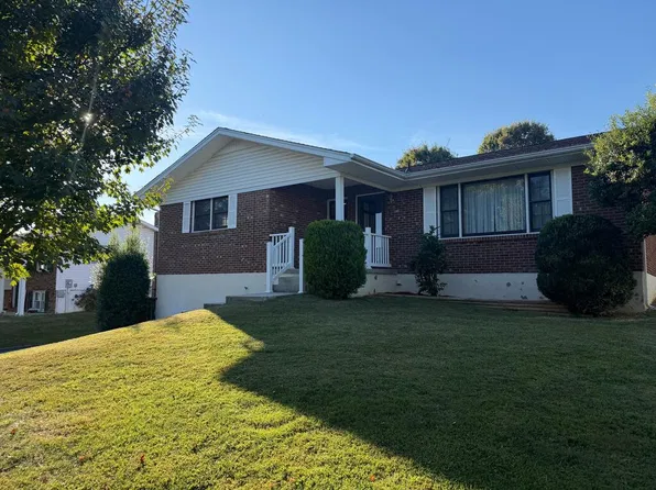328 Winding Way Rd, Bristol, VA 24201
