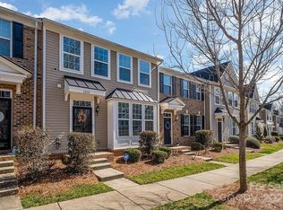 6830 Colonial Garden Dr, Huntersville, NC 28078