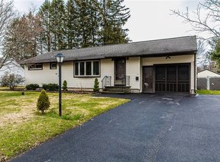 109 Elizabeth Dr, North Syracuse, NY 13212
